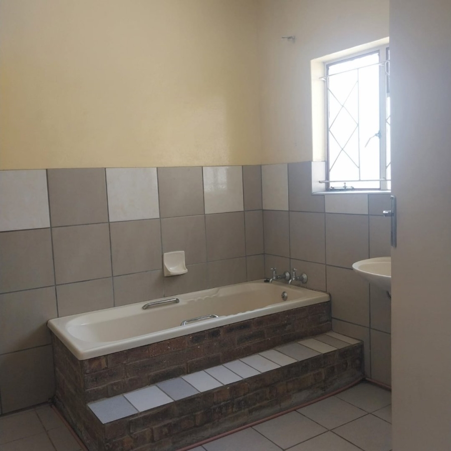 5 Bedroom Property for Sale in Diamant Park Northern Cape